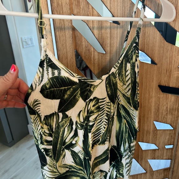 Tropical Leaf Print Tank size 2 - Picture 1 of 5